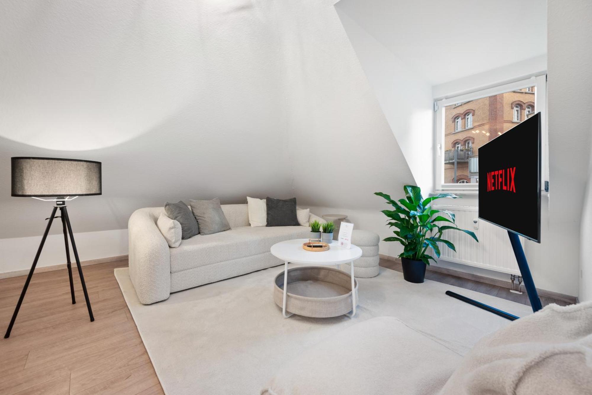 Malu Rooms - Im Stadtzentrum, Smarttv, Netflix, 24H Checkin Ludwigsburg Exterior foto