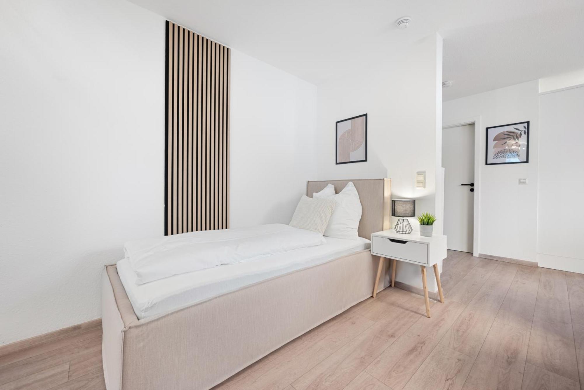 Malu Rooms - Im Stadtzentrum, Smarttv, Netflix, 24H Checkin Ludwigsburg Exterior foto